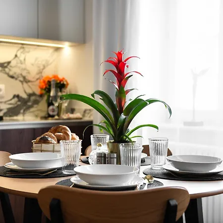 Old Town G6 By M Krakow